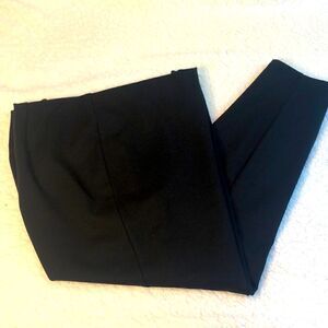 FOREVER 21 Women’s 3X Black pants with STRETCH, waist 20 1/2", Inseam 26 1/4"